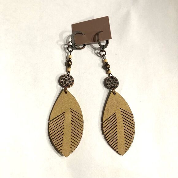 Boho Beaded Leather Feather Earrings (A)14 - Picture 4 of 8